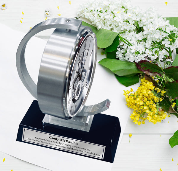Gear Da Vinci Metal Silver Desk Clock Which Rotates 360 Degrees with Silver Engraving Plate. Unique Engineering Anniversary Retirement Gift